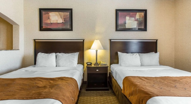 Четырёхместный люкс Comfort Suites Summit County
