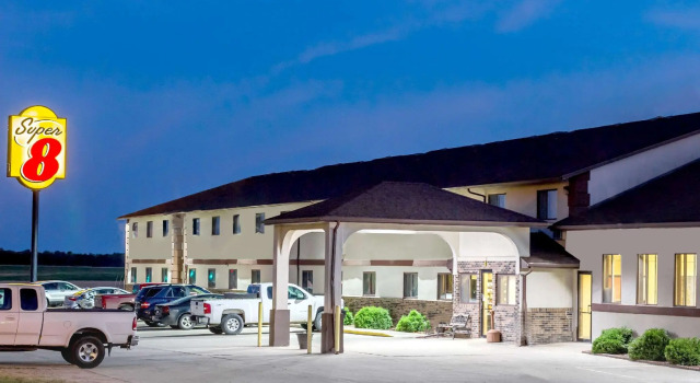 Четырёхместный номер Standard Western Inn & Suite Grinnell IOWA
