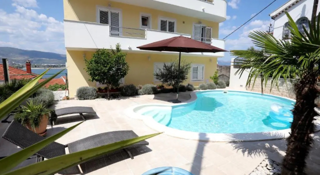 Апартаменты с балконом Apartments Sakal
