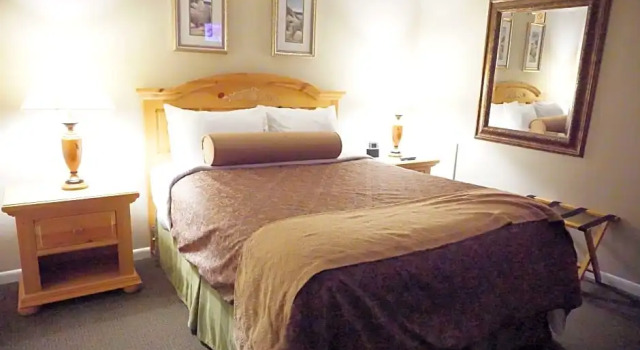 Люкс с балконом Spark by Hilton Chincoteague Island