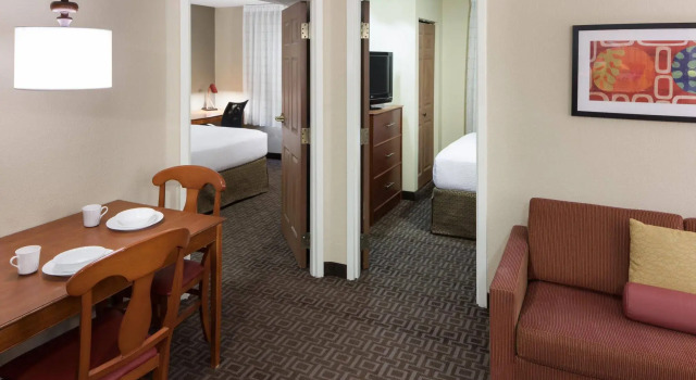 TownePlace Suites by Marriott Austin Arboretum/The Domain Area, Забронировать Отель Остин Greater Austin, рядом с Исследовательский кампус им. Дж. Дж. Пикля