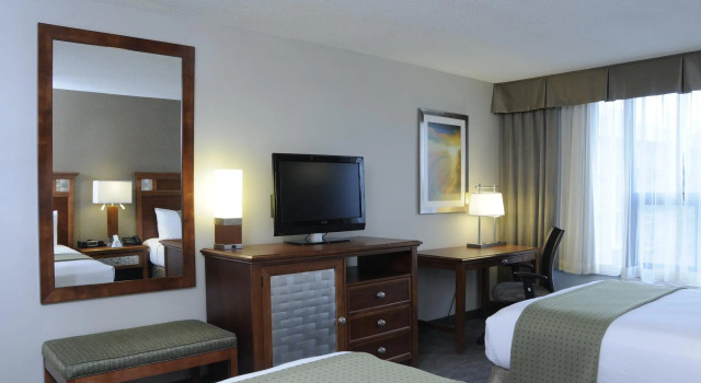 Четырёхместный номер Standard Holiday Inn Columbia East-Jessup by IHG