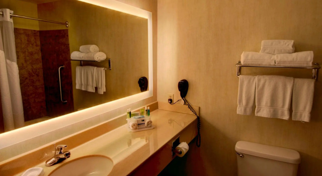 Четырёхместный номер Standard Holiday Inn Express & Suites Sioux Center by IHG