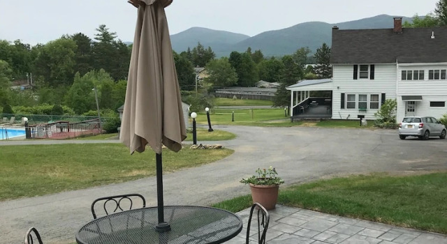 Семейный люкс Hill View Motel and Cottages