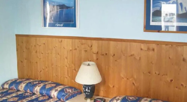 Четырёхместный номер Classic Rosecourt Motel