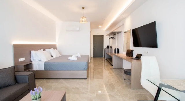 Номер Deluxe Ebenus Suites by Checkin