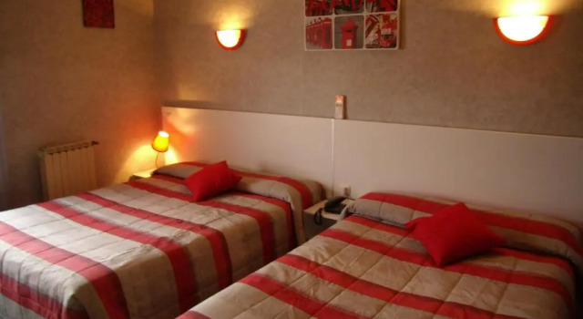 Standart dört kişilik oda Hôtel Le Relais