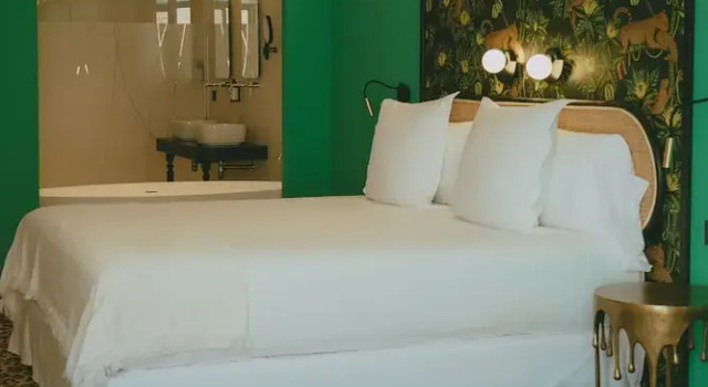 Двухместный номер Superior с балконом и с видом на город Hotel Divino by Fimedhotels