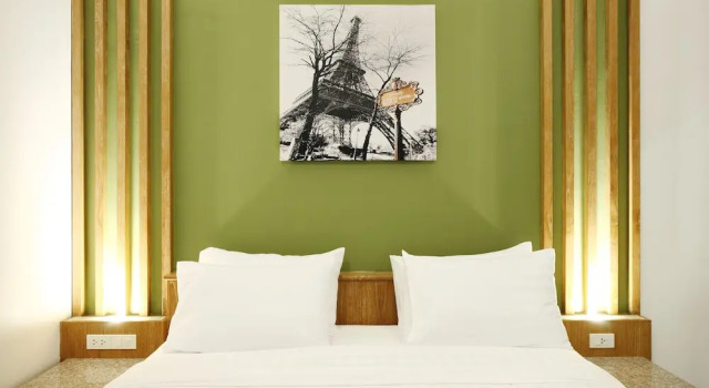 Номер Standard с балконом и с видом на город The Malika Hotel - SHA Extra Plus