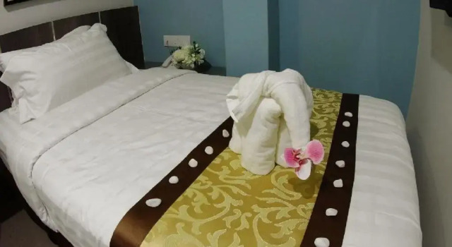 Ekonomi tek kişilik oda Meriton Inn Hotel