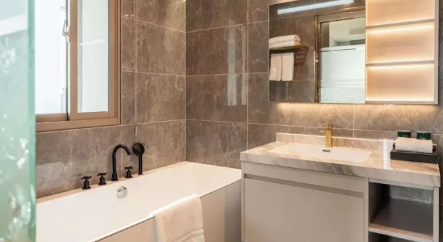 Номер Luxury Le Saigon Grand Hotel