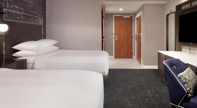Четырёхместный номер Standard Fremont Marriott Silicon Valley