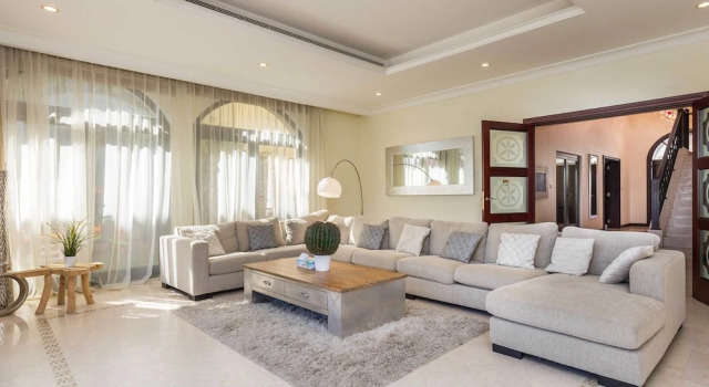5 Bedroom Garden Villa at Frond E by Deluxe Holiday Homes, Забронировать Вилла Виллы Дубая, Вилла