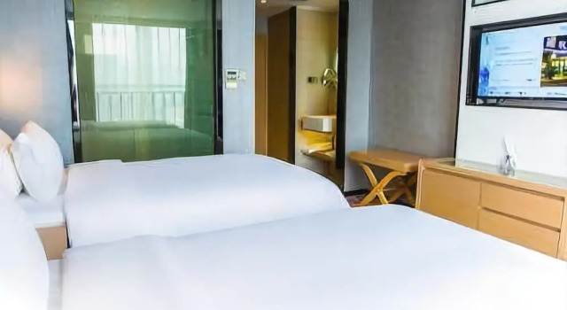 Lavande Hotel, Забронировать Отель Отели Гуйян с парковкой, рядом с Modern Capital, Парковка