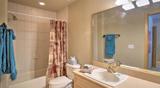 Коттедж Grand Fraser Escape w/ Private Deck & Hot Tub
