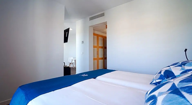 Полулюкс Курорт Playitas Hotel