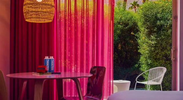 Двухместный номер Standard с балконом The Saguaro Palm Springs