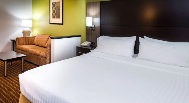 Двухместный номер Standard Holiday Inn Express & Suites Bucyrus by IHG