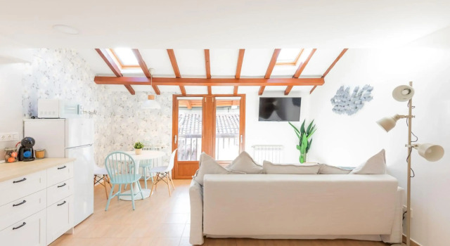 Ipar kale - baskeyrentals, Book Hotel Mutriku 