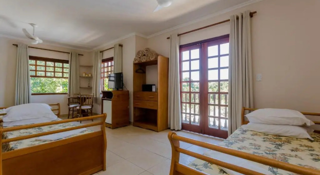 Семейный номер Standard с балконом Beach Hotel Cambury