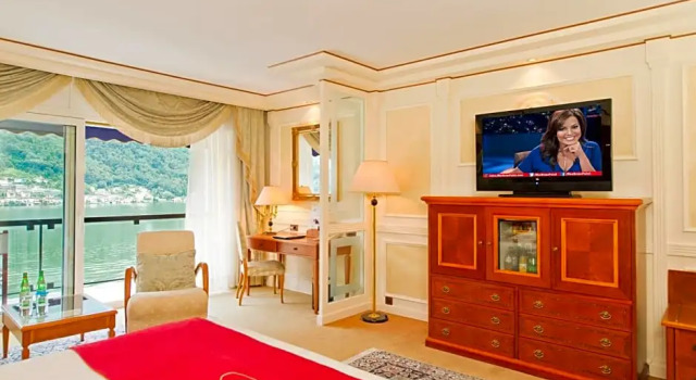 Номер Deluxe с балконом и с видом на озеро Swiss Diamond Hotel & Spa
