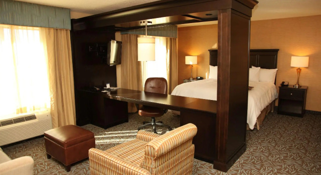 Двухместный люкс Hampton Inn & Suites Carlsbad