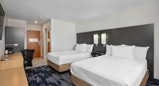 Четырёхместный номер Standard Quality Inn & Suites