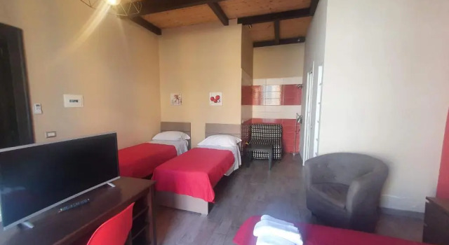 Четырёхместный номер Standard с балконом EmyJo Central B&B