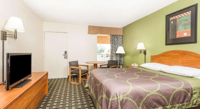 Номер Standard Motel 6 Forsyth, GA Tift College