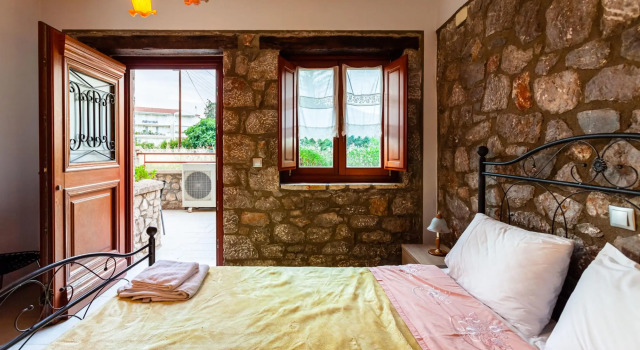 Beachfront Astros Villa - Seaside Moments of Magic, Prenota Villa Cottage a Arcadia, Cottage