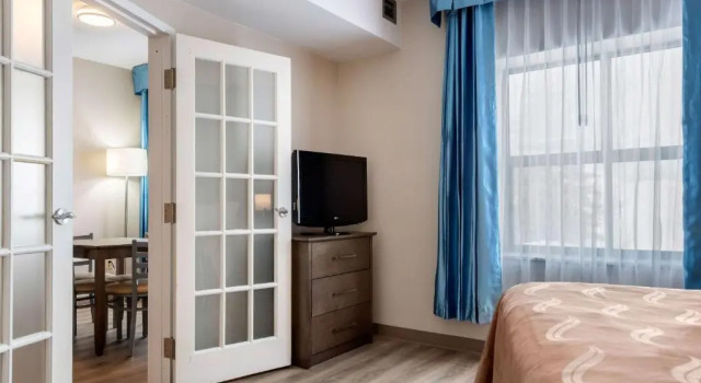 Люкс Quality Suites