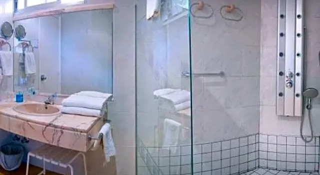 Номер Standard с балконом и с видом на море GHT SAgaró Mar Hotel