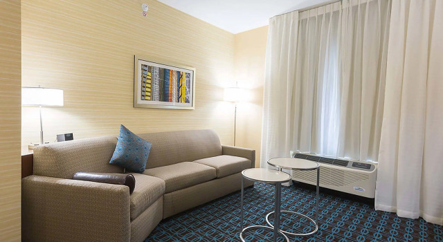 Двухместная студия Fairfield Inn & Suites by Marriott Jamestown