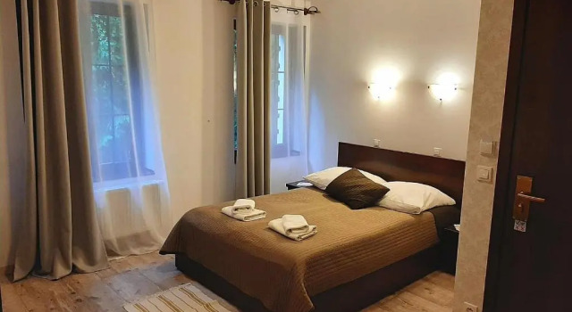 Dworek Złoty Róg Hotel i Restauracja, Забронировать Отель Отели Прадник Бялы с парковкой, Парковка