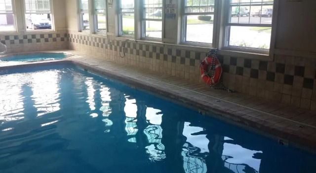Четырёхместный номер Standard Americas Stay Inn-Leavenworth