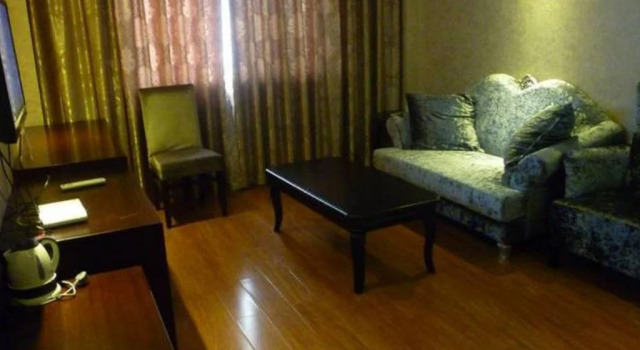 Mianyang Chenglai Holiday Inn, Prenota Hotel Hotel a Mianyang con parcheggio, Parcheggio
