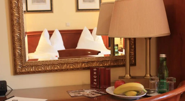 Hotel Zachs, Забронировать Отель Санкт-Маргаретен-им-Бургенланд Озеро Нойзидлер