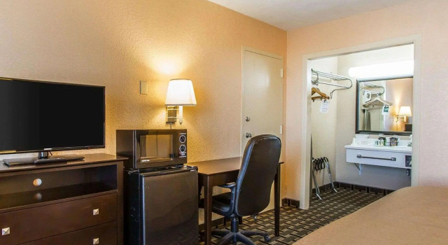 Standard Kahden hengen huone Quality Inn Ada near University