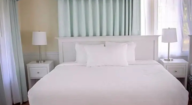 Номер Deluxe Colonial Inn Harbor Springs