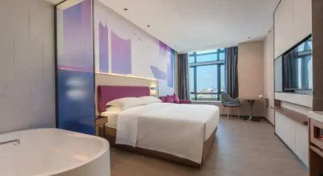 Heyi light luxury hotel, Rezerwuj Hotel Hotele w Jiangmen z parkingiem, Parking
