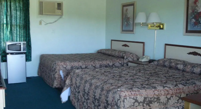 Thruway Holiday Motel, Buchen Sie Motel Westfield New York State