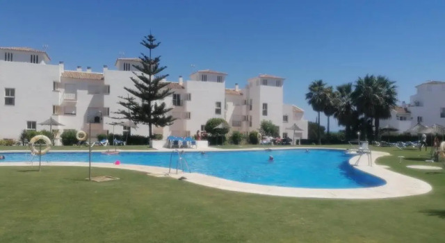 Апартаменты с 3 комнатами 3 bedroom apartment with pool & parking, close to sea and golf
