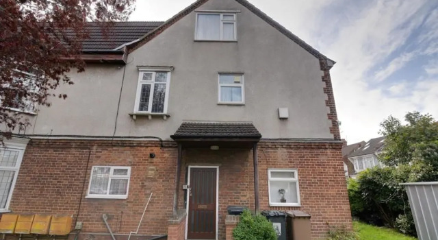 2 bedroom serviced & equipped house, Забронировать Отель Отели Лутон с парковкой, рядом с Luton Central Library, Парковка