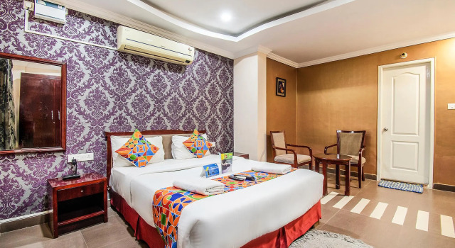 Номер Deluxe FabHotel Oriental Suites III