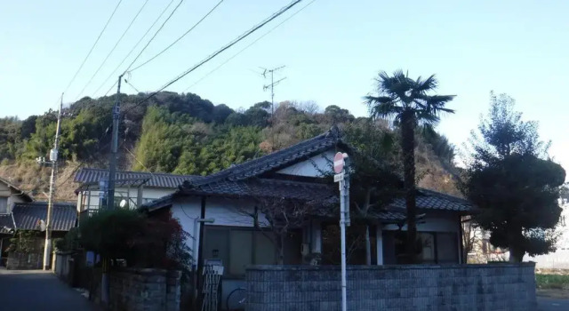 Кровать в общем номере (женский номер) Wholeearth Ryokan Hiroshima