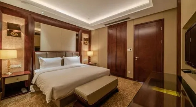 Люкс Deluxe Wyndham Garden Zhengzhou East