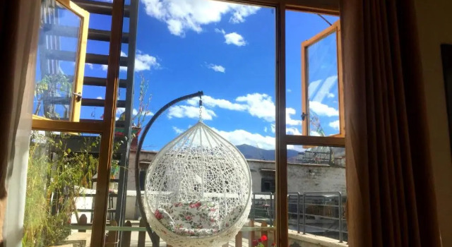 Standardowy dwuosobowy pokój i balkonem Fengma Feiyang Hostel