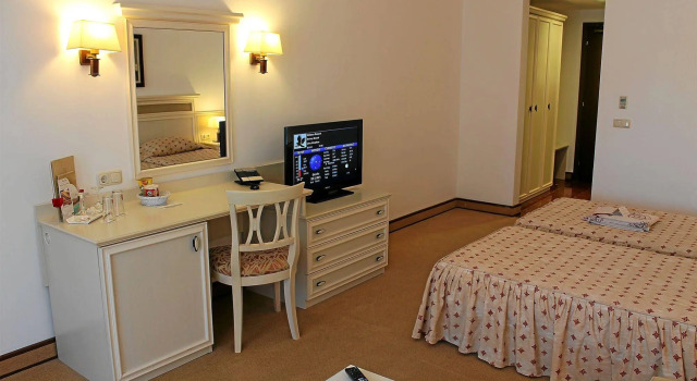 Helena VIP Villas and Suites - Half Board, Забронировать Отель Бизнес-отели Солнечного берега, рядом с Пляж Маджестик, 4* 5*