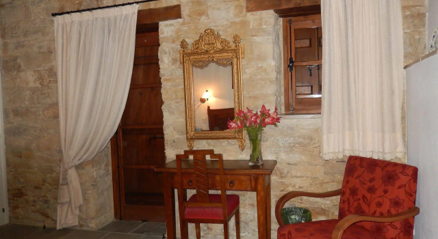 Nikis House