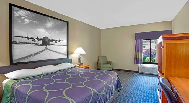 Двухместный люкс Super 8 by Wyndham Clemmons - Bermuda Run - Winston-Salem I-40
